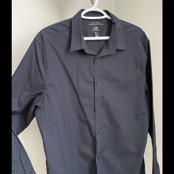Men’s Button down shirt - Picture 2 of 3